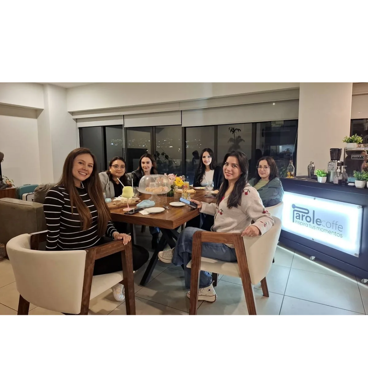 Reunión privada con barra de café Parole